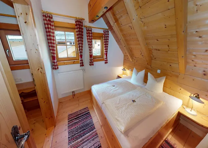 In Neukirchen * Нойкирхен-ам-Гросфенедигер